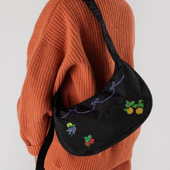 Baggu Medium Nylon Crescent Bag Bow Fruit Cross Stitch Black - Picture 1 of 4